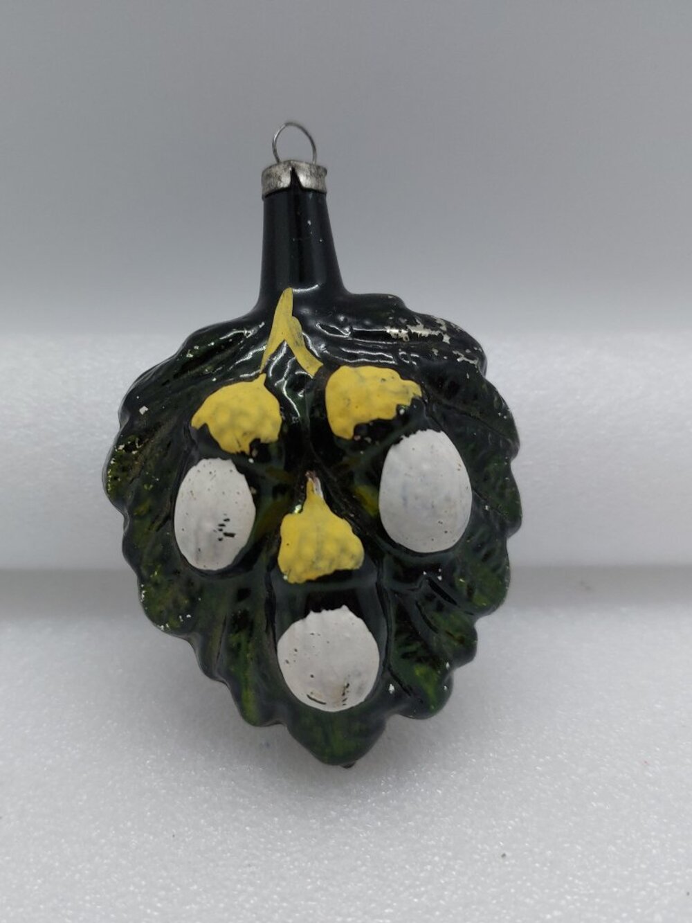 Vintage Christmas Tree Glass Ornament Green Leaf Shape With Acorns